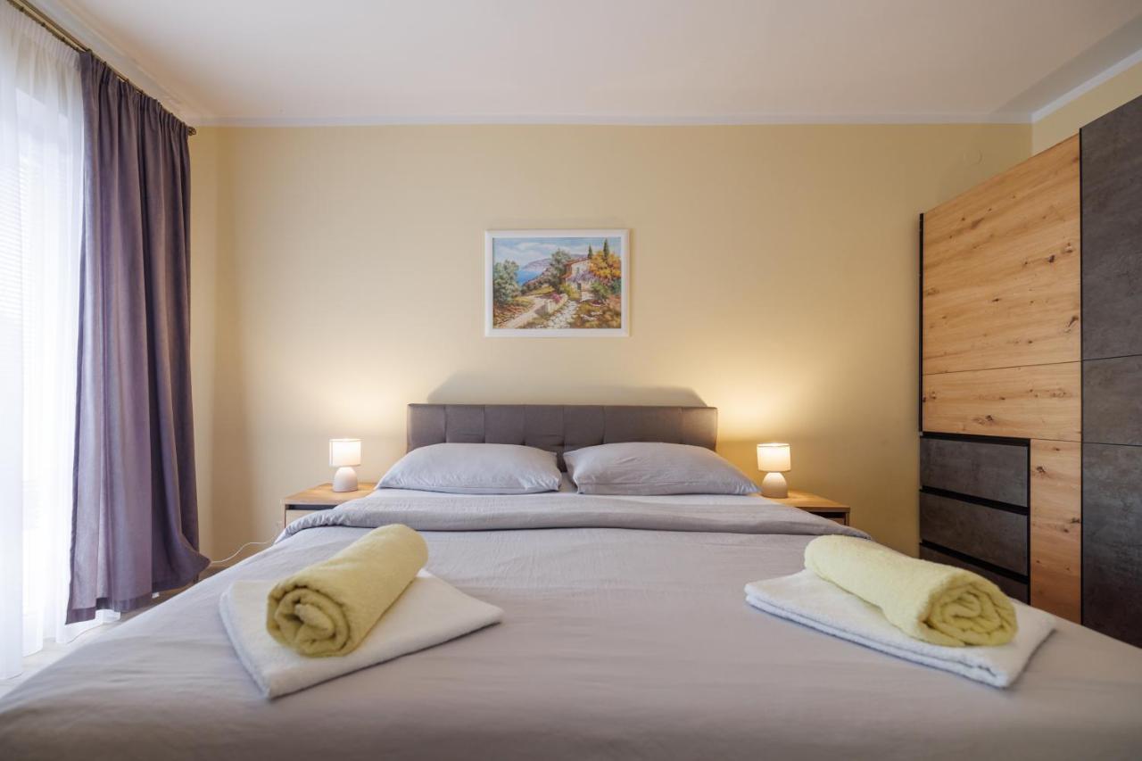 Spacious And Modern App With Big Terrace Malinska Exteriér fotografie