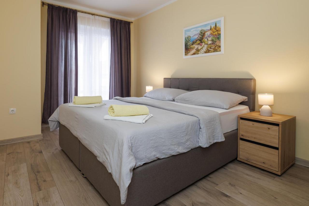 Spacious And Modern App With Big Terrace Malinska Exteriér fotografie