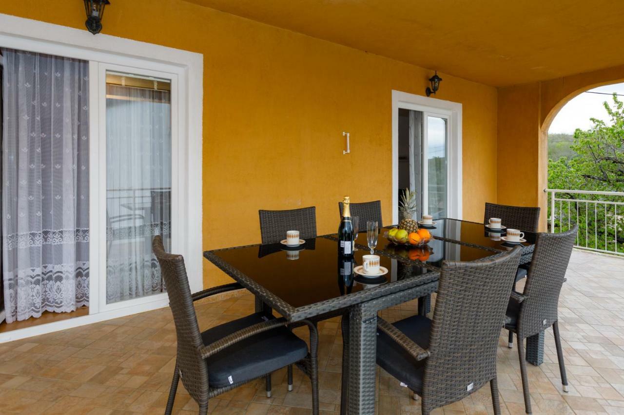 Spacious And Modern App With Big Terrace Malinska Exteriér fotografie