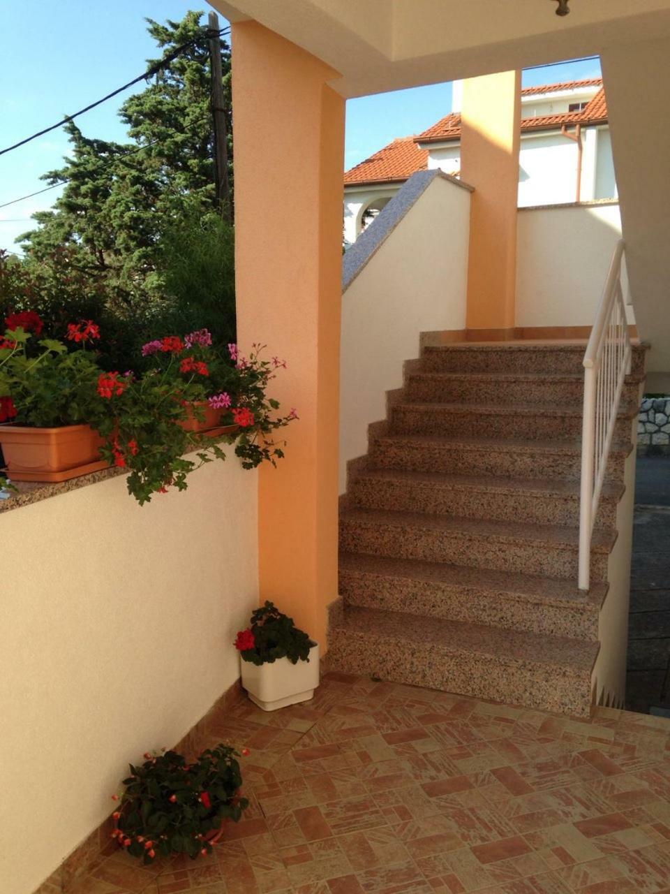 Spacious And Modern App With Big Terrace Malinska Exteriér fotografie